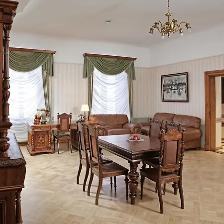 מלון Palace Dikļi
