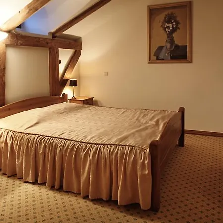 מלון Palace 4*