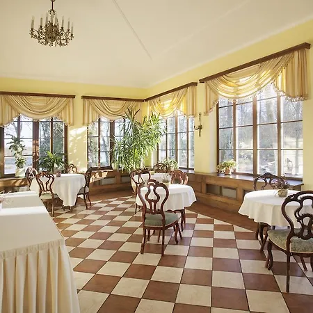 Palace מלון