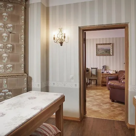 Palace 4*
